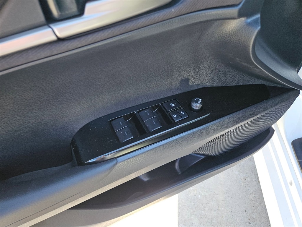 Thumbnail: 2025 Toyota Camry - 15