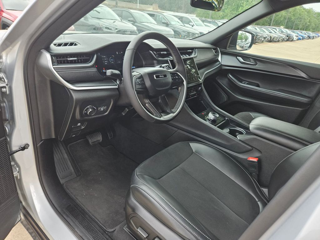 Thumbnail: 2025 Jeep Grand Cherokee - 13