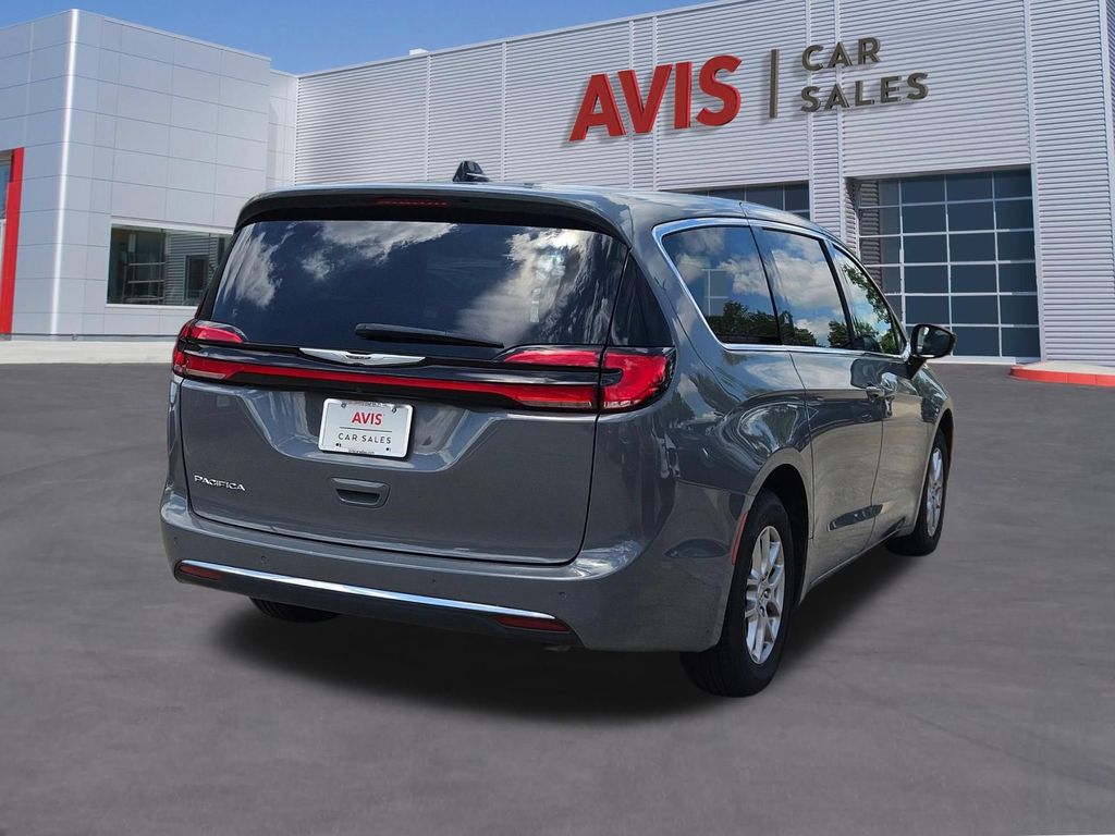 Thumbnail: 2025 Chrysler Pacifica - 6