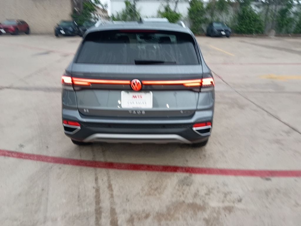 Thumbnail: 2025 Volkswagen Taos - 10