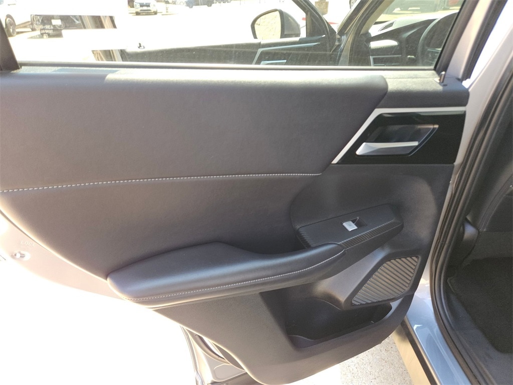 Thumbnail: 2024 Mitsubishi Outlander - 26