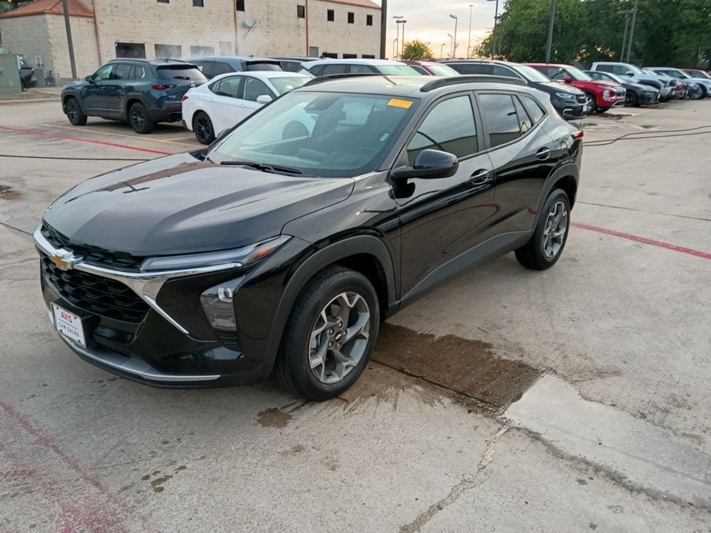 Thumbnail: 2025 Chevrolet Trax - 1