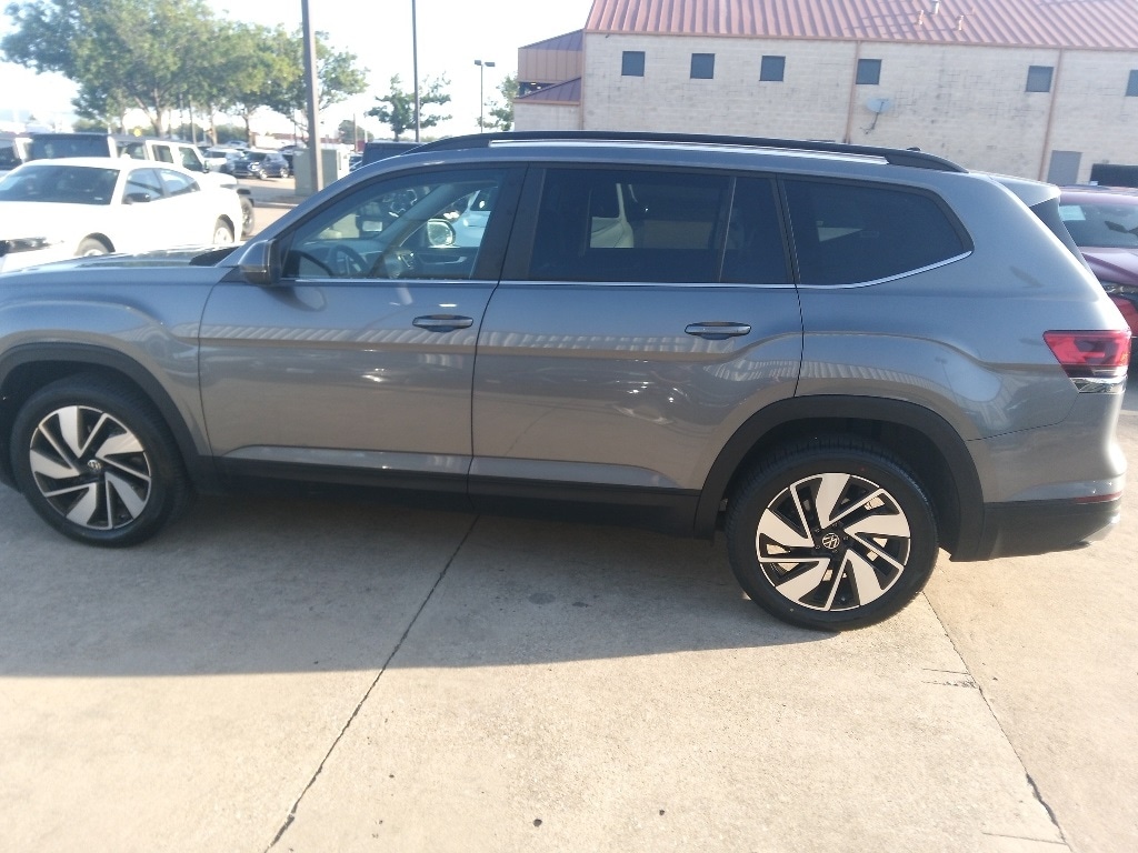 Thumbnail: 2024 Volkswagen Atlas - 3
