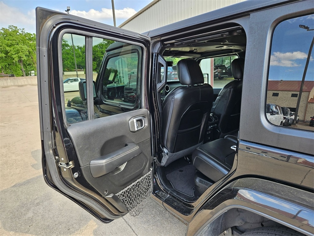 2023 Jeep Wrangler Sahara 22