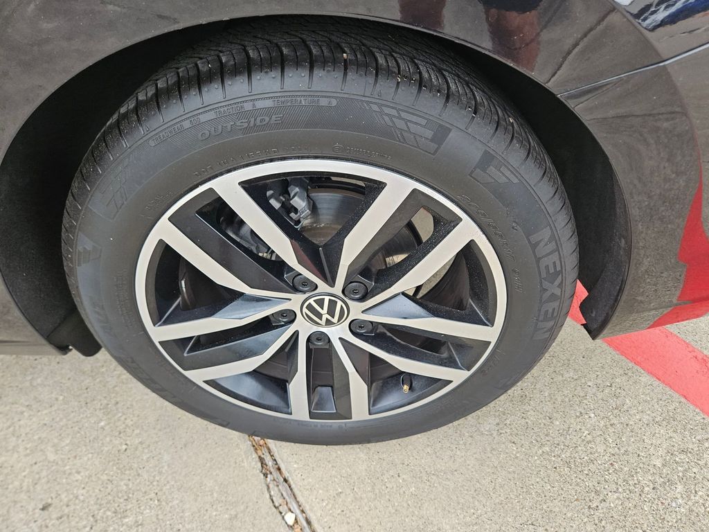 Thumbnail: 2025 Volkswagen Jetta - 25