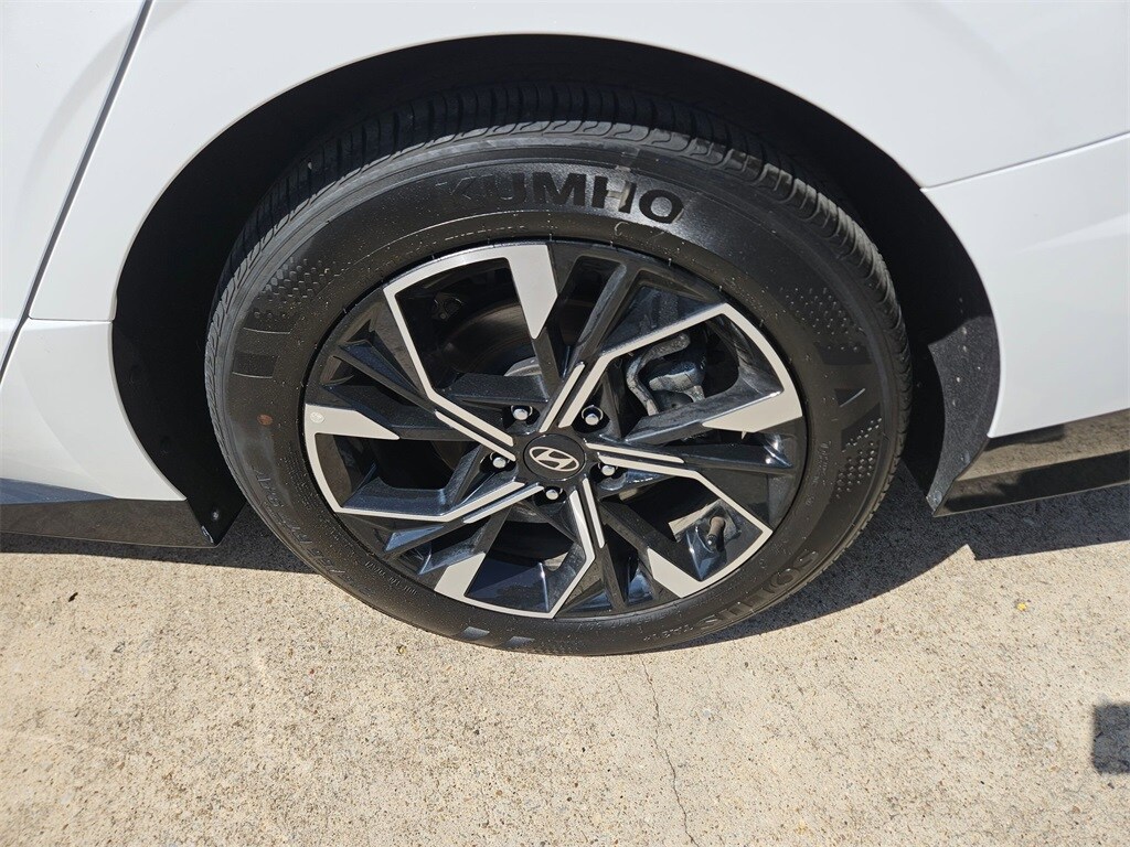 Thumbnail: 2025 Hyundai Sonata - 25