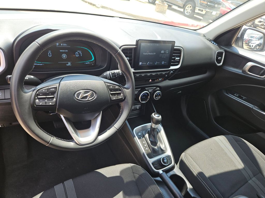 Thumbnail: 2025 Hyundai Venue - 17