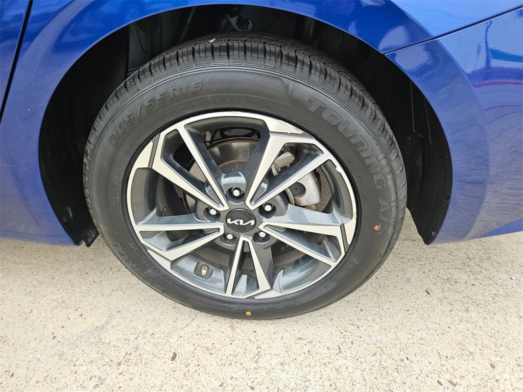 Thumbnail: 2024 Kia Forte - 25