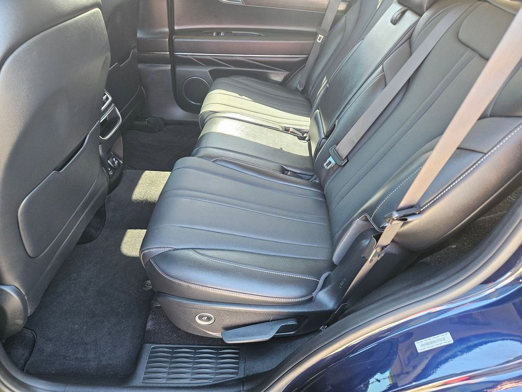 Thumbnail: 2024 Genesis GV80 - 25