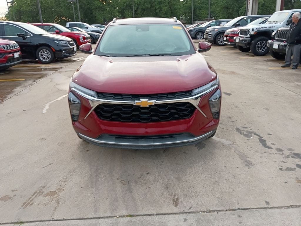 Thumbnail: 2025 Chevrolet Trax - 5