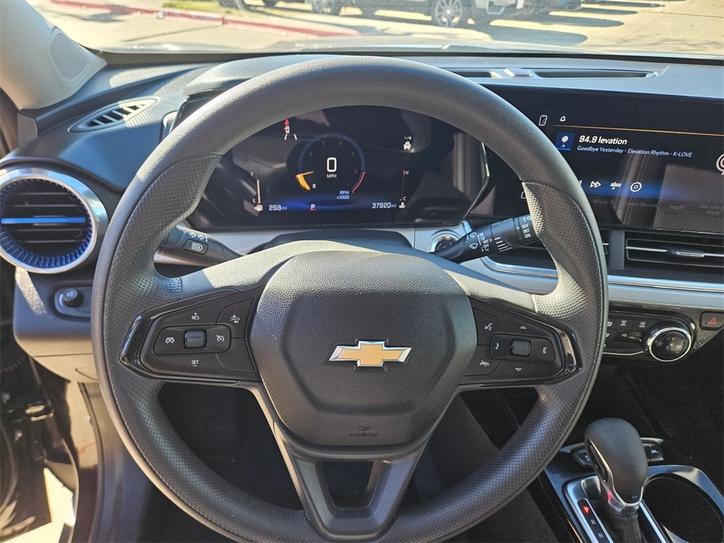 Thumbnail: 2024 Chevrolet Trax - 18