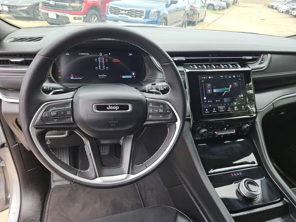 Thumbnail: 2025 Jeep Grand Cherokee - 17
