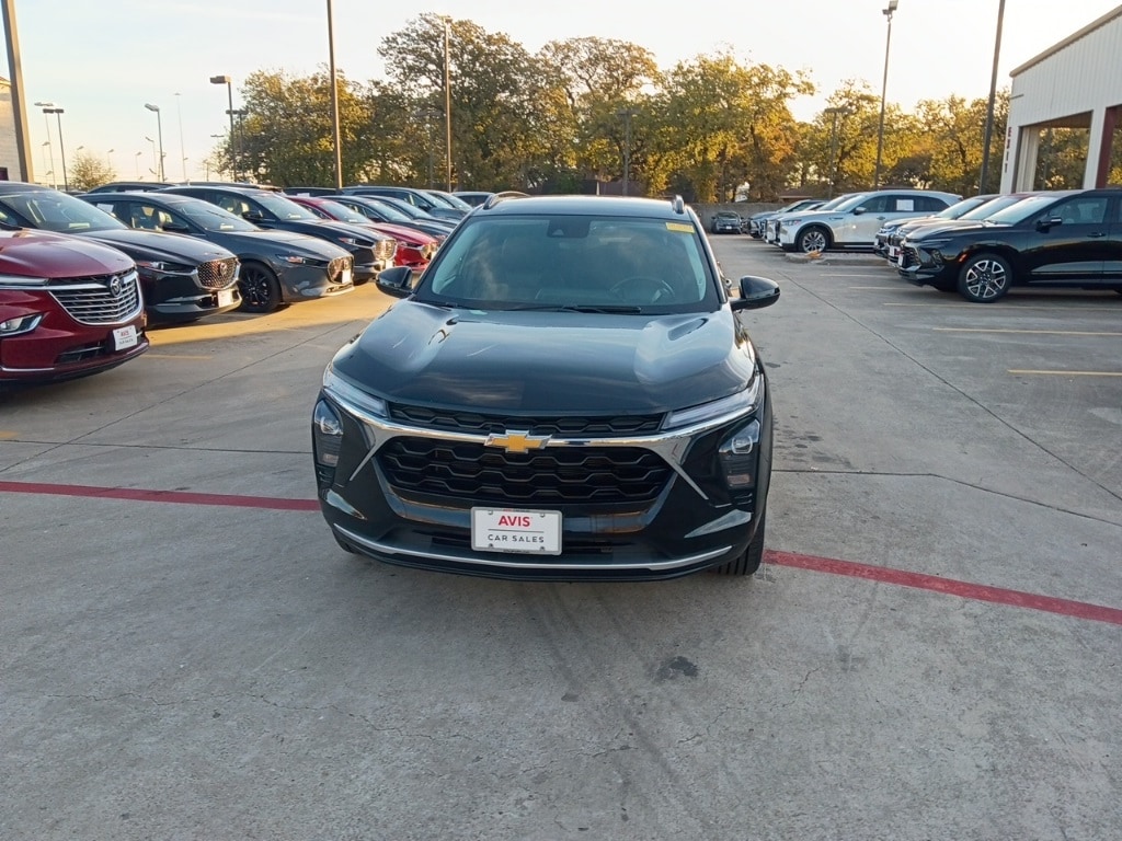 Thumbnail: 2025 Chevrolet Trax - 2