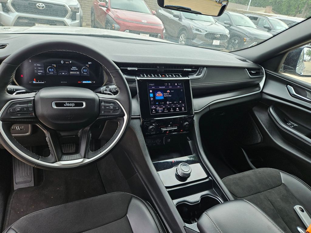 Thumbnail: 2025 Jeep Grand Cherokee - 16