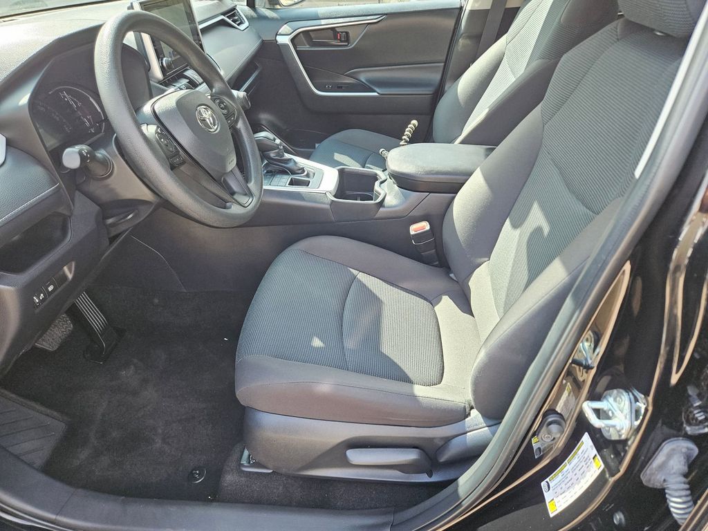 Thumbnail: 2025 Toyota RAV4 - 11