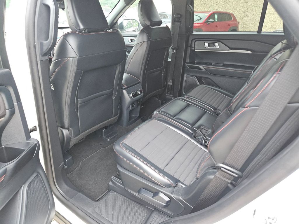 Thumbnail: 2025 Ford Explorer - 28
