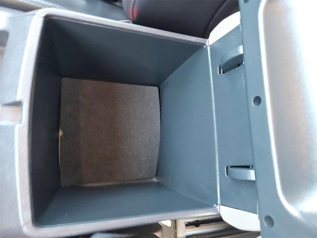 Thumbnail: 2025 Kia Carnival - 29