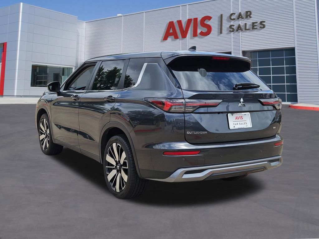 Thumbnail: 2025 Mitsubishi Outlander - 3
