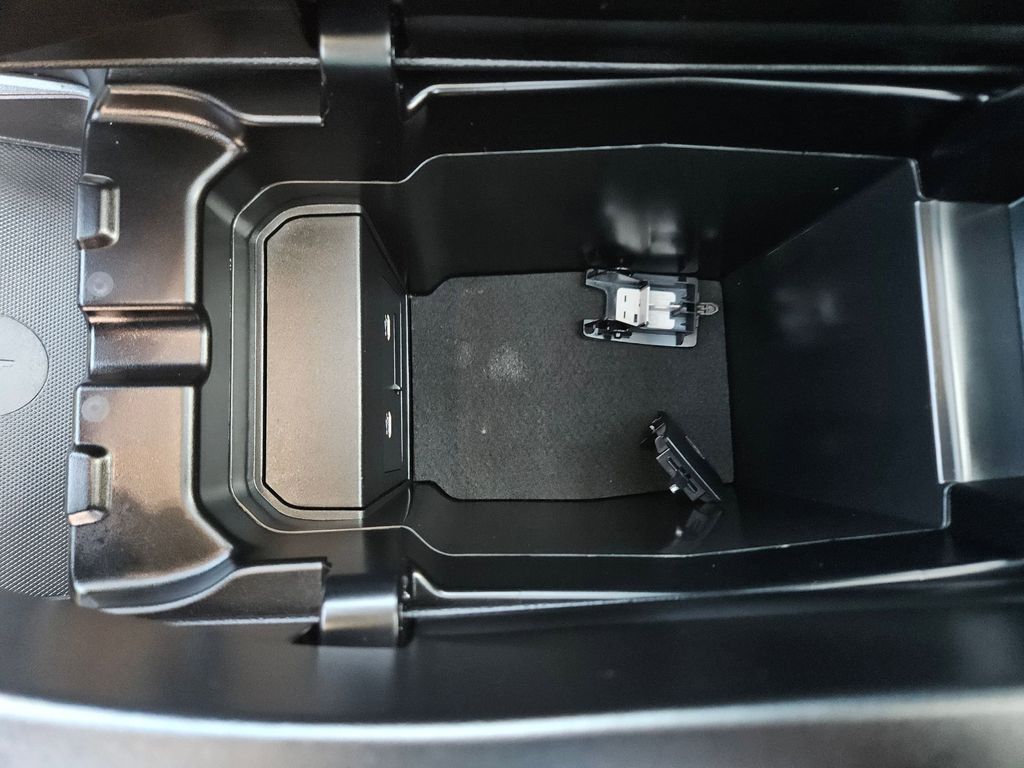 Thumbnail: 2025 Mazda CX-50 - 26