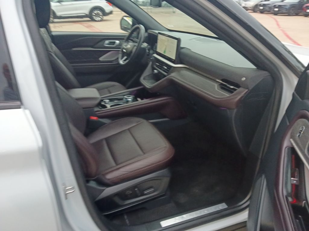 Thumbnail: 2025 Ford Explorer - 9