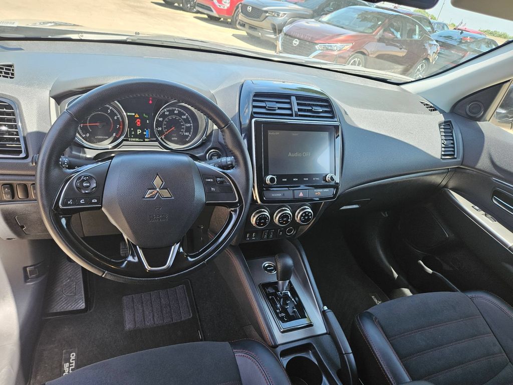 Thumbnail: 2025 Mitsubishi Outlander Sport - 16