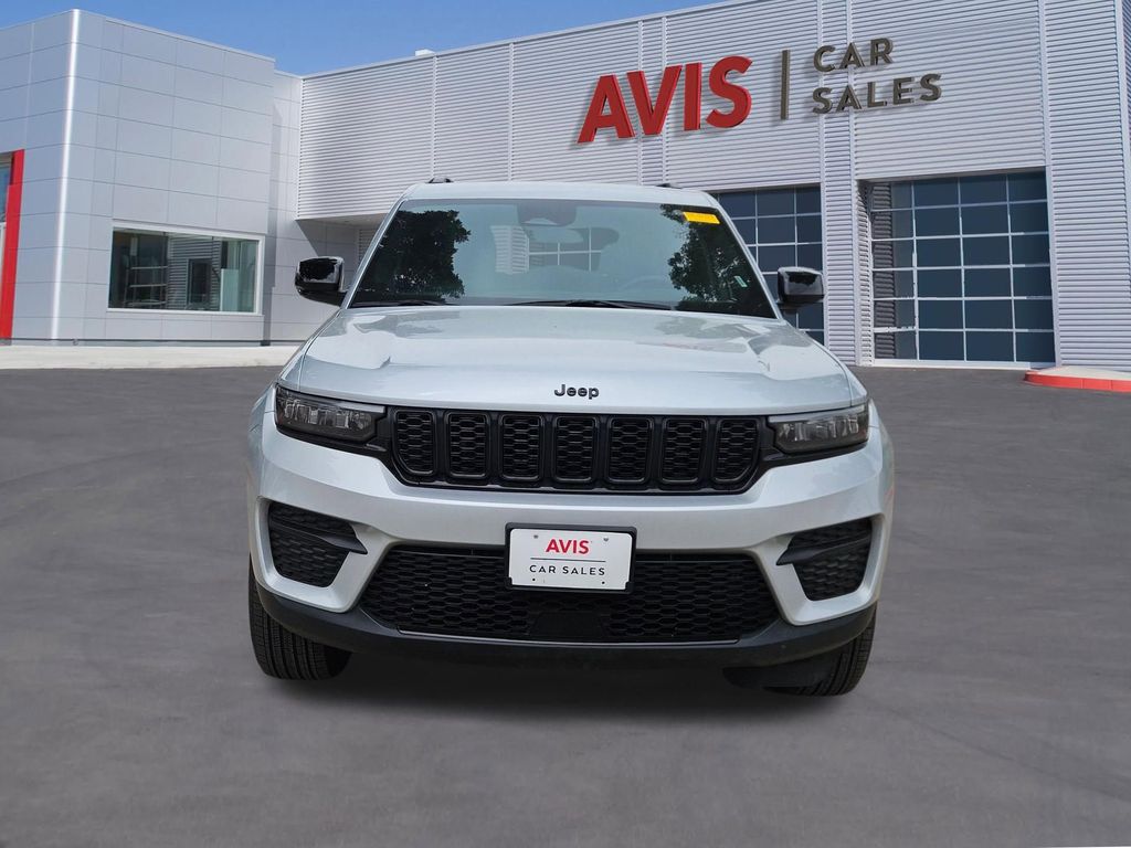 Thumbnail: 2025 Jeep Grand Cherokee - 10
