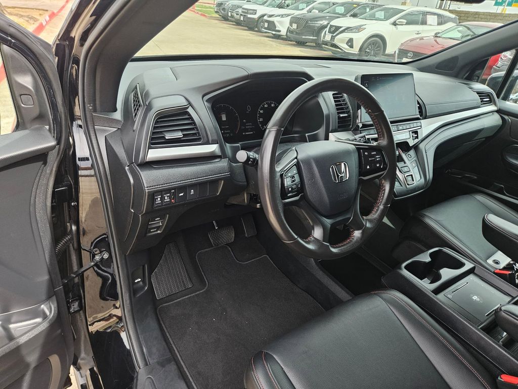 Thumbnail: 2025 Honda Odyssey - 13