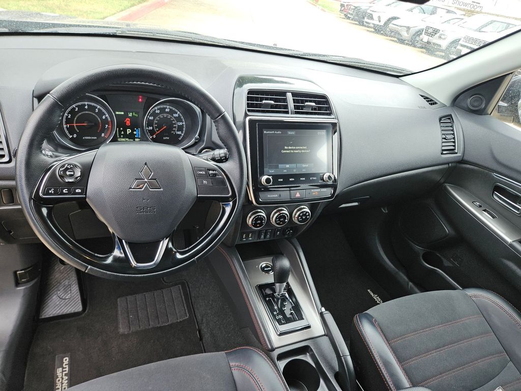 Thumbnail: 2025 Mitsubishi Outlander Sport - 16
