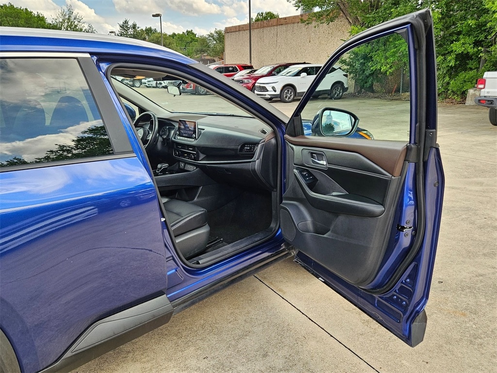 2023 Nissan Rogue SV 29