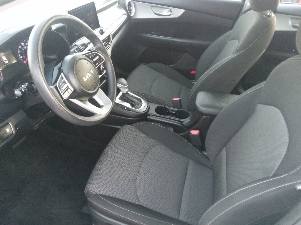 Thumbnail: 2024 Kia Forte - 9