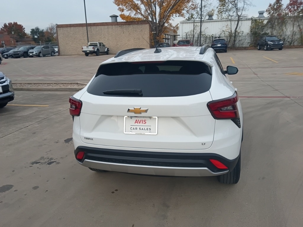 Thumbnail: 2025 Chevrolet Trax - 10