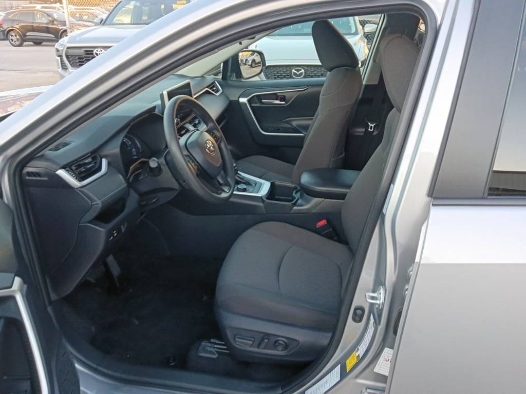 Thumbnail: 2025 Toyota RAV4 - 3