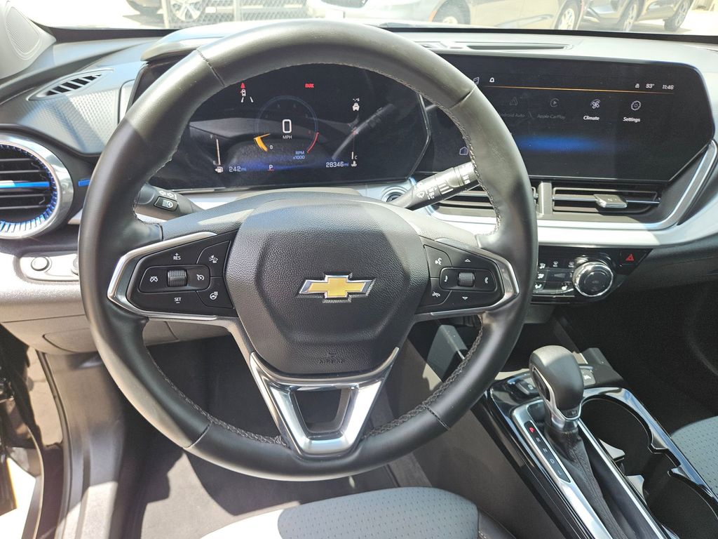 Thumbnail: 2025 Chevrolet Trax - 17