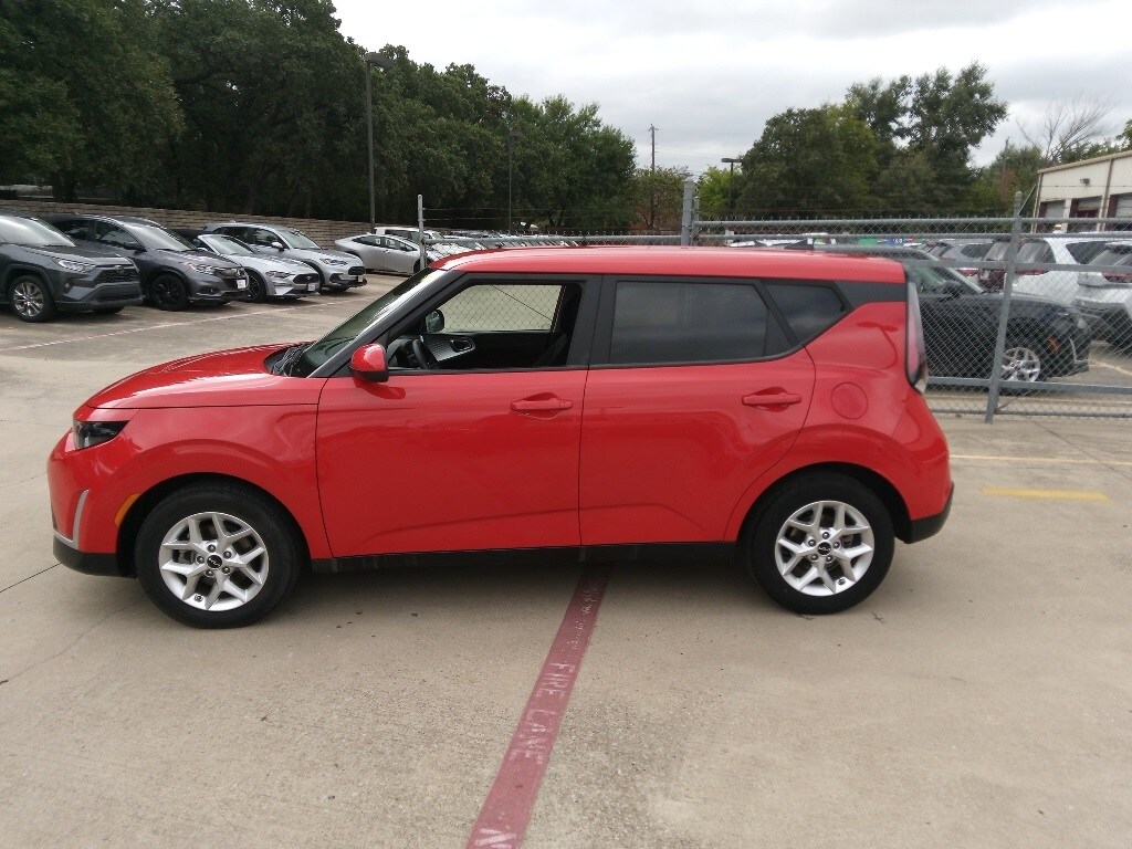 Used 2023 Kia Soul For Sale at AVIS Car Sales VIN KNDJ23AU2P7198678