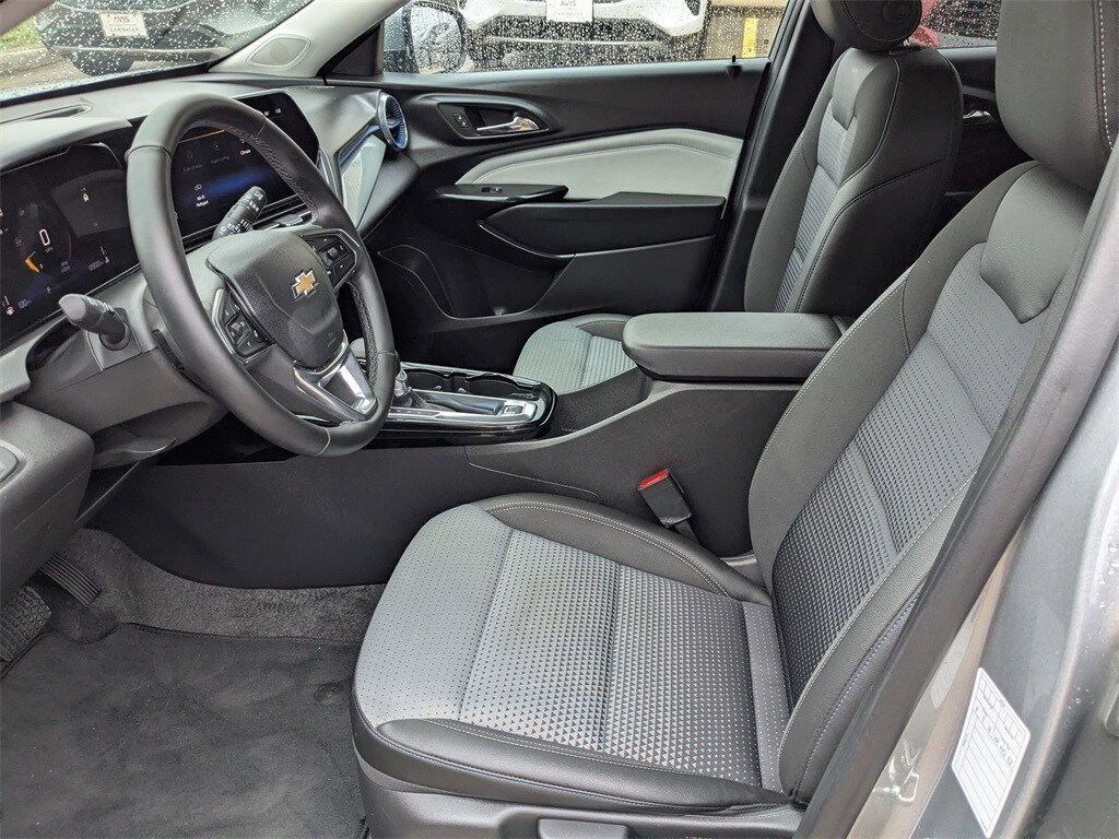 Thumbnail: 2025 Chevrolet Trax - 11