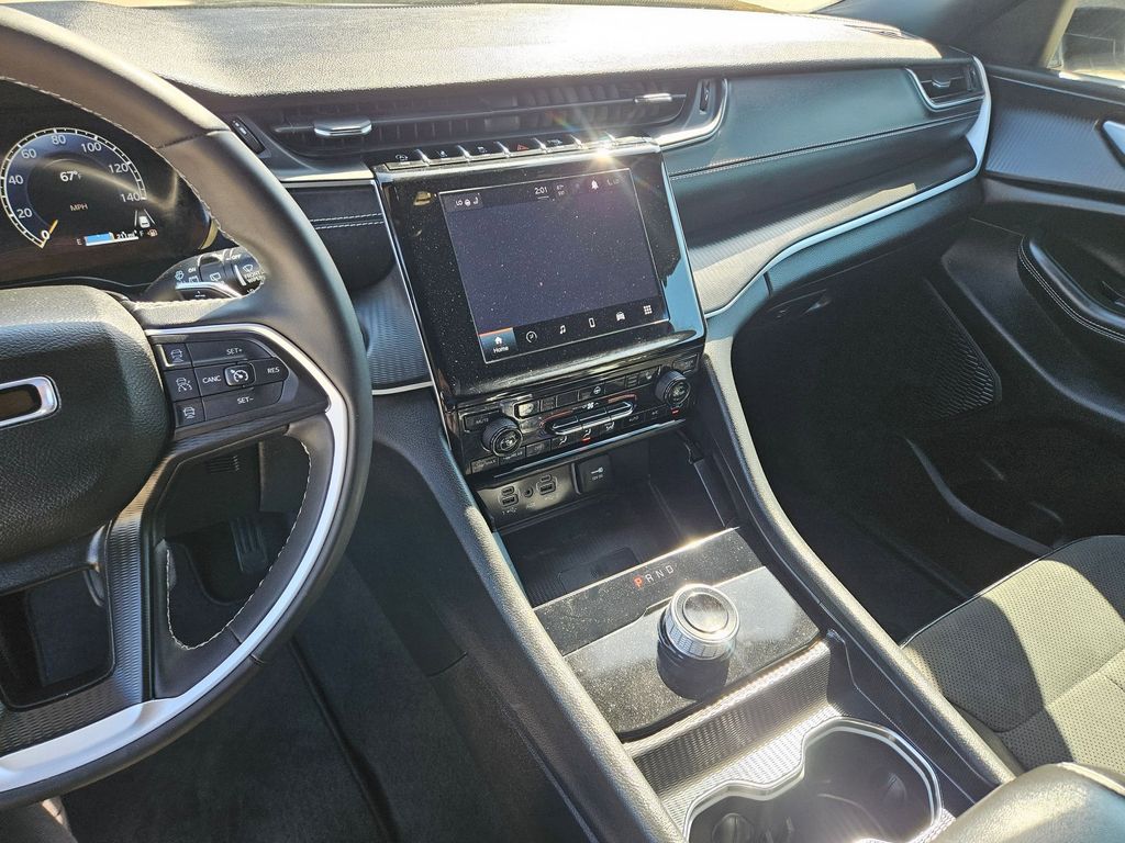 Thumbnail: 2024 Jeep Grand Cherokee L - 20