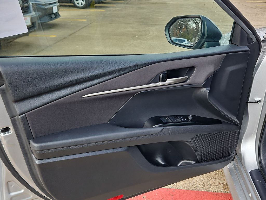 Thumbnail: 2025 Toyota Camry - 11