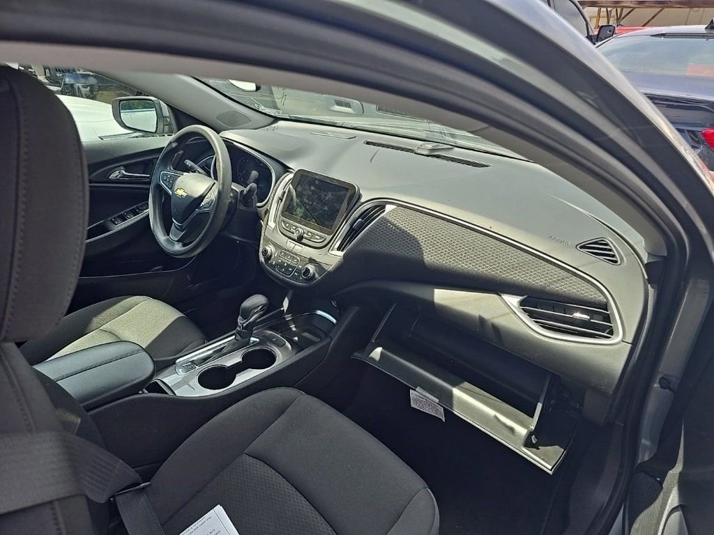Thumbnail: 2023 Chevrolet Malibu - 8