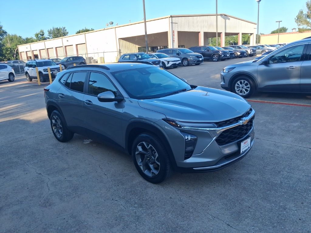 Thumbnail: 2025 Chevrolet Trax - 6