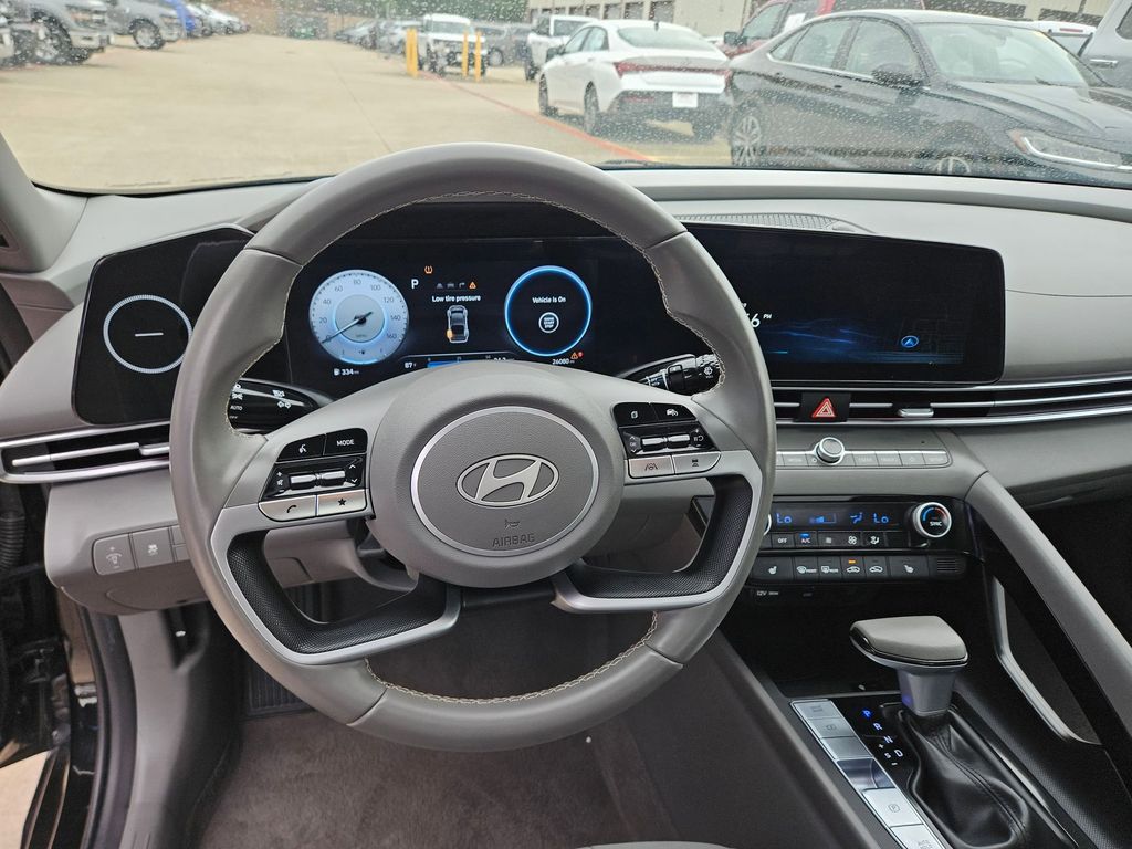 Thumbnail: 2025 Hyundai Elantra - 17