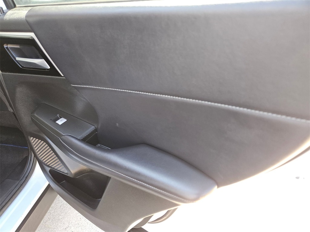 Thumbnail: 2023 Mitsubishi Outlander - 30