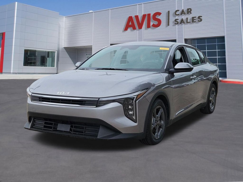 2025 Kia K4 LXS AT's photo