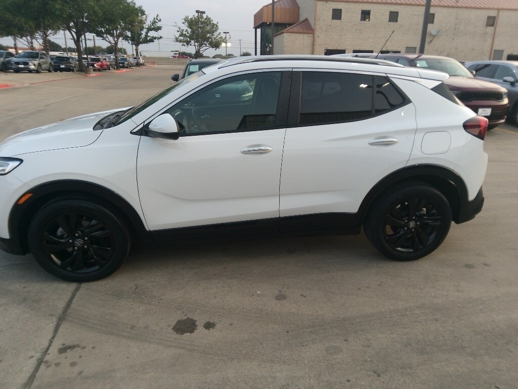 2024 Buick Encore GX Sport Touring photo 3
