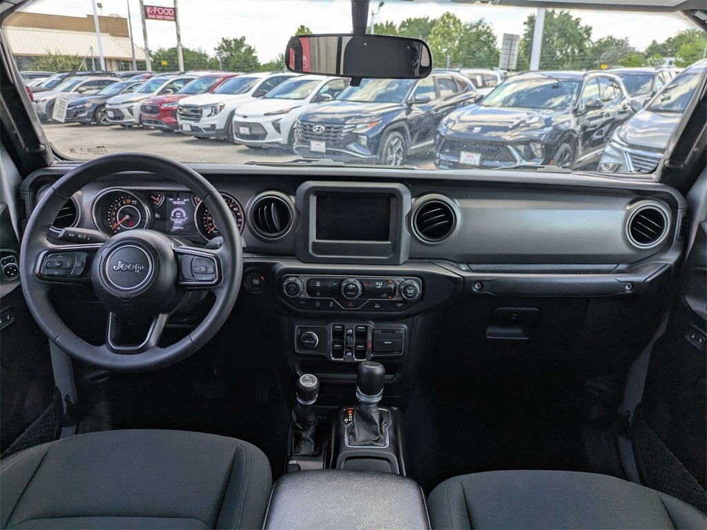 Thumbnail: 2023 Jeep Gladiator - 24
