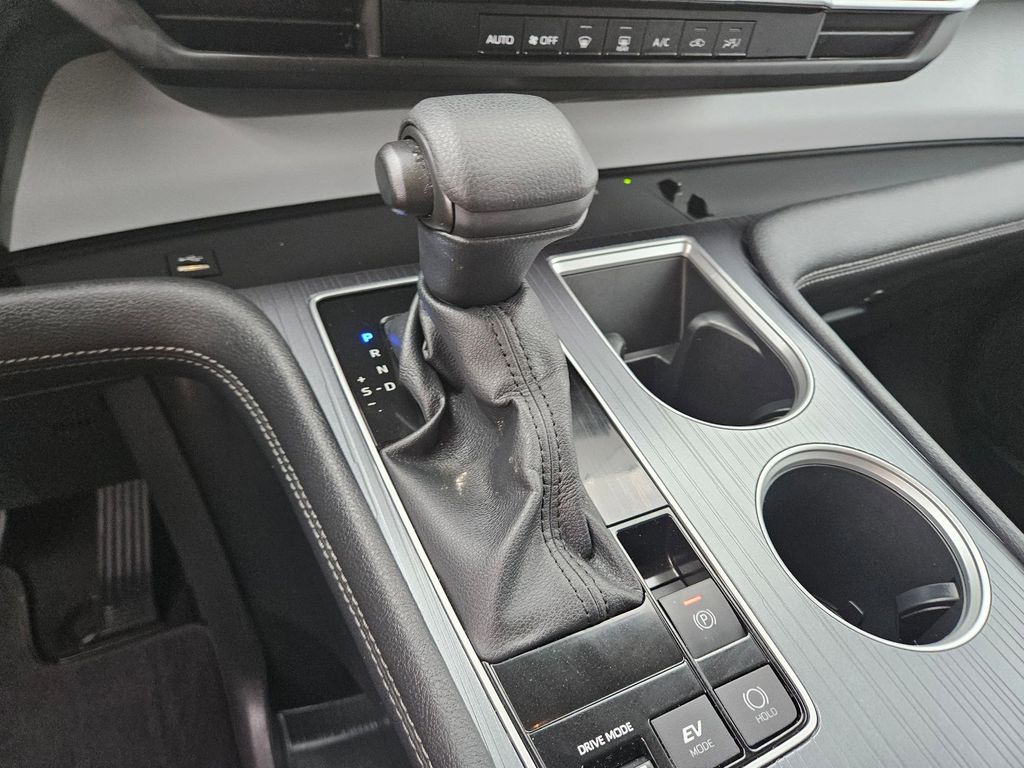 Thumbnail: 2025 Toyota Sienna - 28