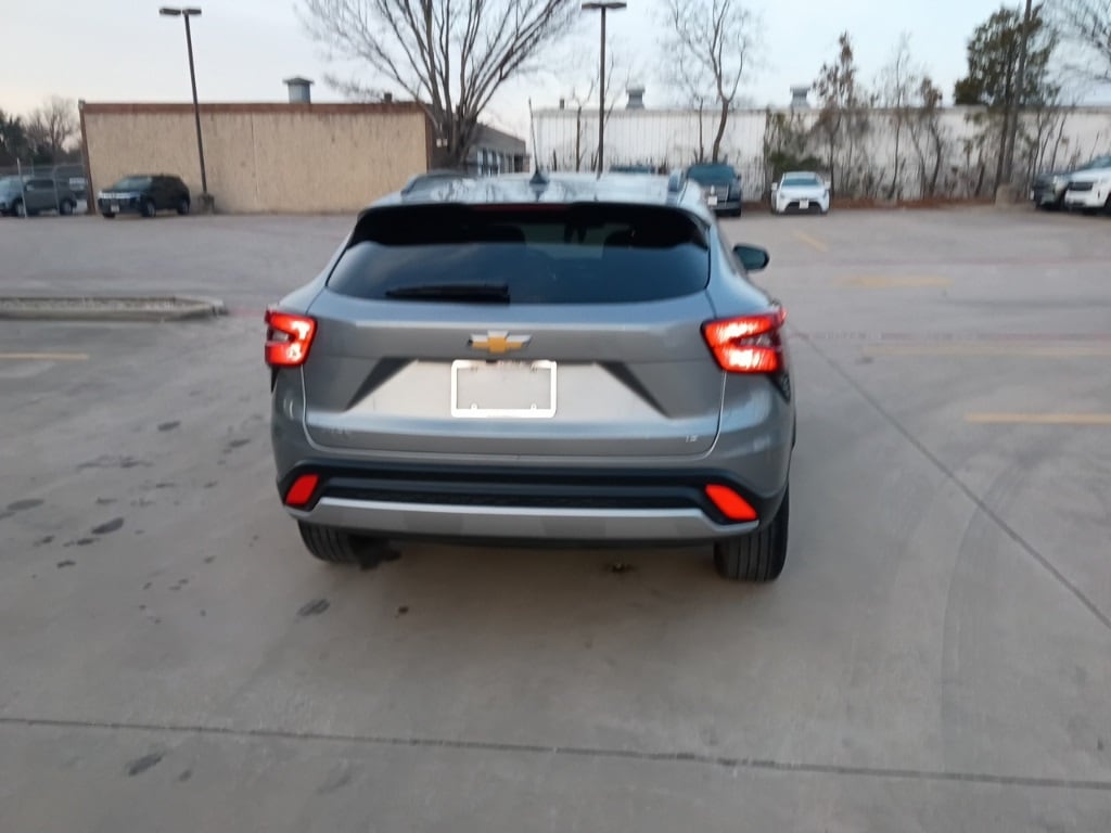 Thumbnail: 2025 Chevrolet Trax - 6