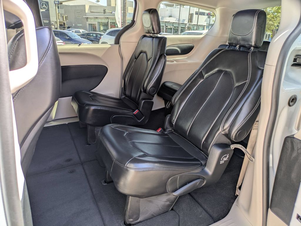 Thumbnail: 2024 Chrysler Pacifica - 24