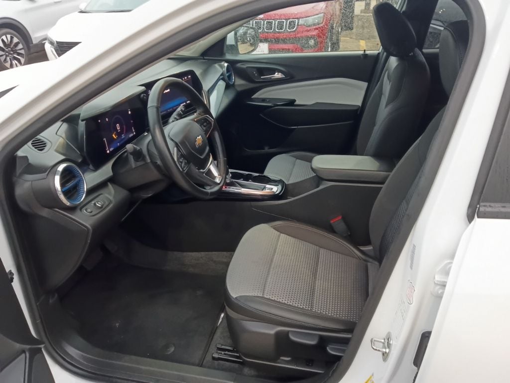 Thumbnail: 2025 Chevrolet Trax - 4