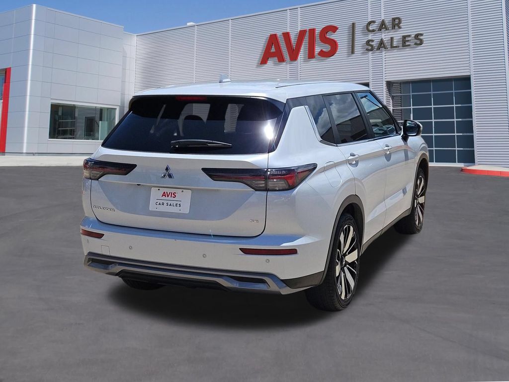 Thumbnail: 2025 Mitsubishi Outlander - 6