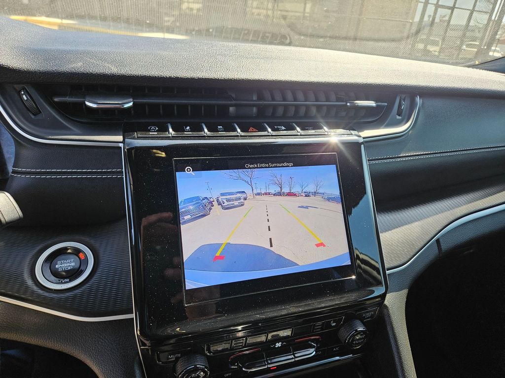 Thumbnail: 2024 Jeep Grand Cherokee L - 22